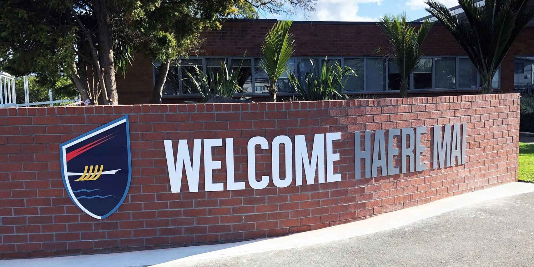 Welcome to Howick College sign